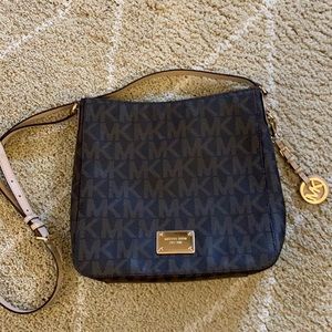Crossbody bag